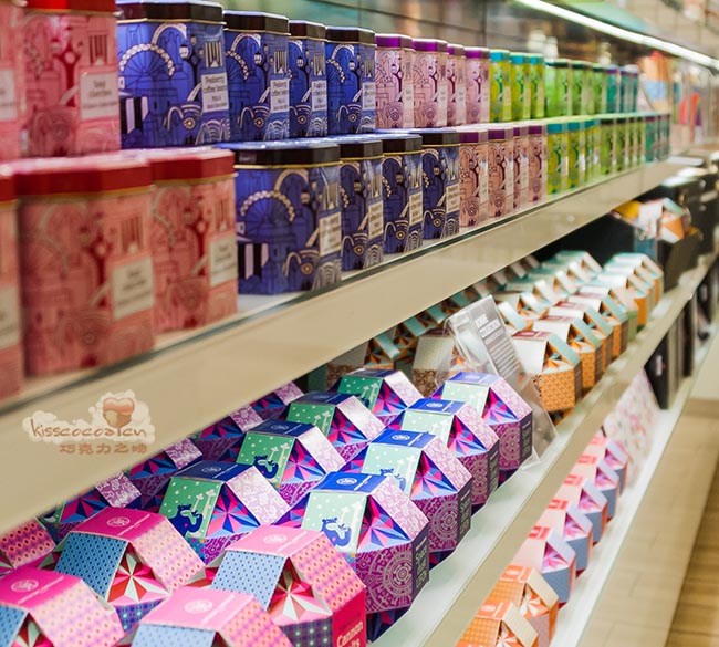 Artisan du Chocolat SELFRIDGES 塞尔福里奇店货架 Artisan du Chocolat SELFRIDGES 塞尔福里奇店货架